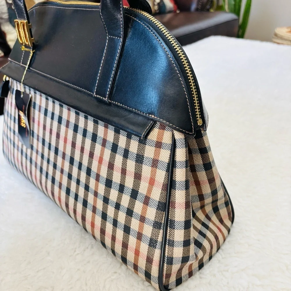 Daks Black and Multcolor Checkered Women's Bag 14” X 10” X 4”